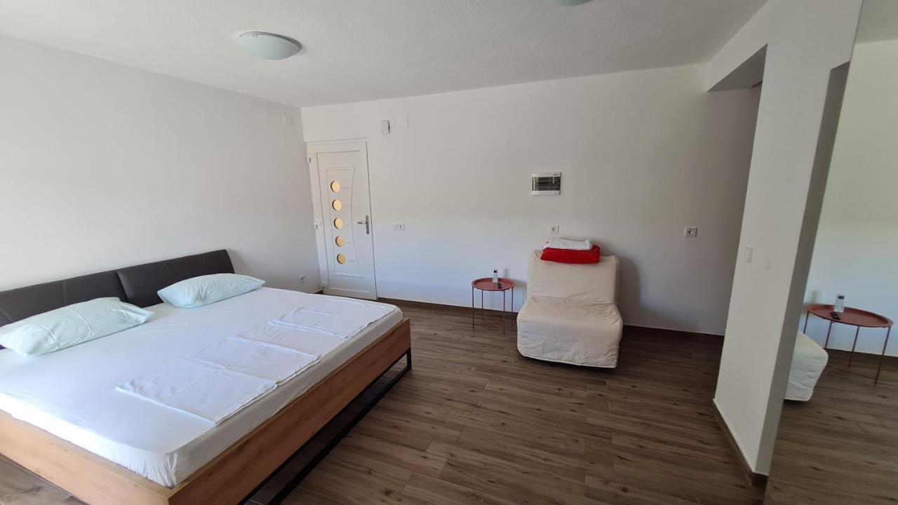Apartmani Mlinar - Studio Apartment Grebaštica Kültér fotó